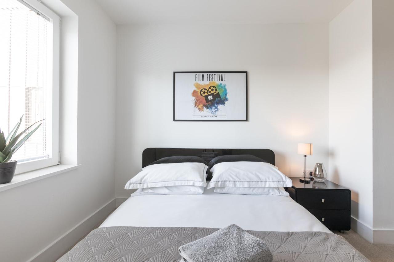 Luxury 2-Bed Flat Parking And Close To The Tube London Bagian luar foto