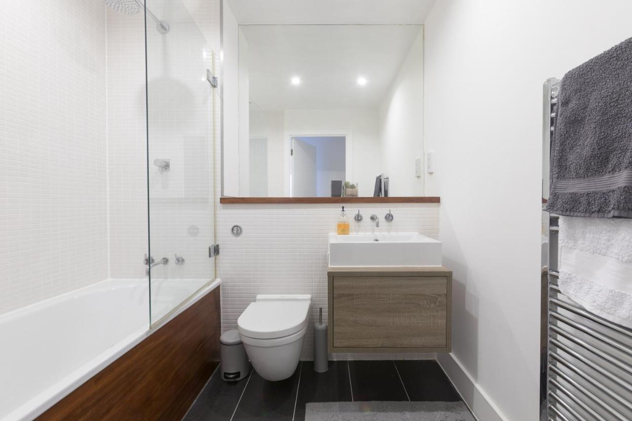 Luxury 2-Bed Flat Parking And Close To The Tube London Bagian luar foto