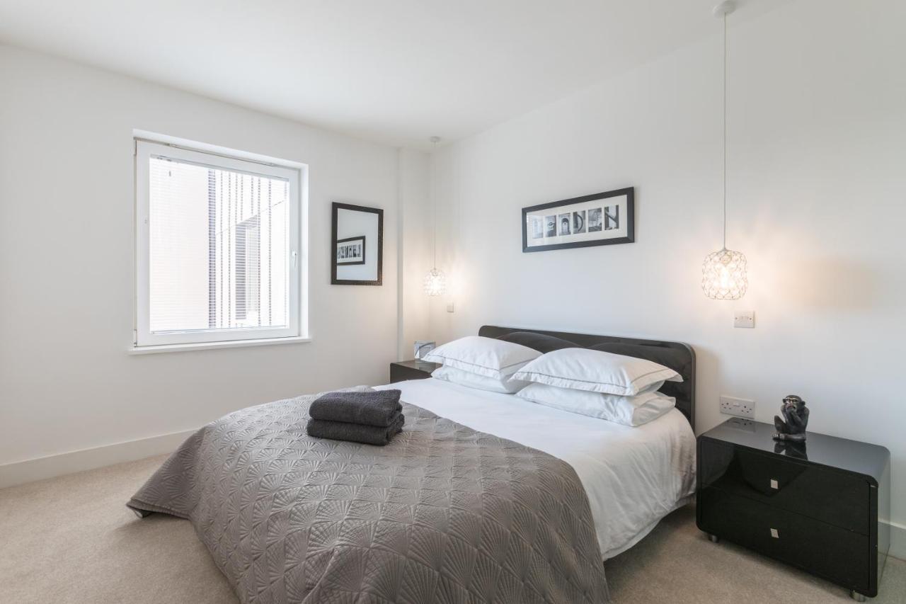 Luxury 2-Bed Flat Parking And Close To The Tube London Bagian luar foto