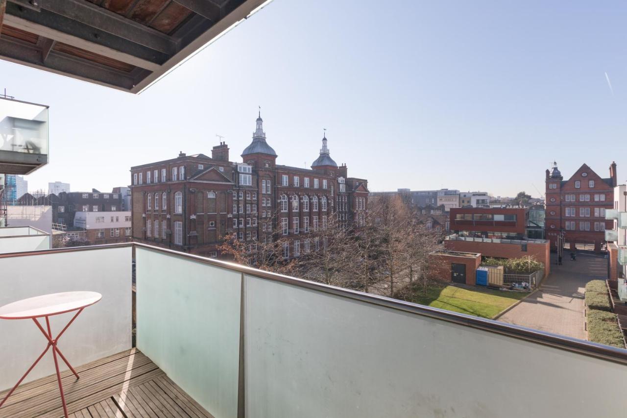 Luxury 2-Bed Flat Parking And Close To The Tube London Bagian luar foto