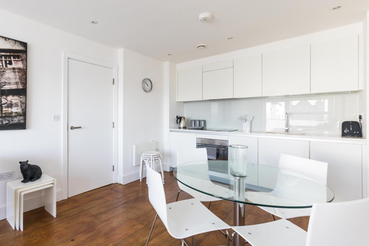 Luxury 2-Bed Flat Parking And Close To The Tube London Bagian luar foto